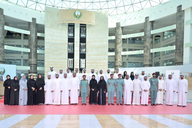 اللواء الخييلي يكرم المستضيفين والإعلاميين المشاركين في مجالس وزارة الداخلية