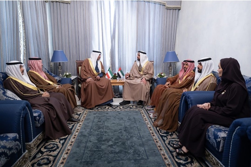 Saif bin Zayed Meets with Kuwaiti Minister of Defense in Tunisia