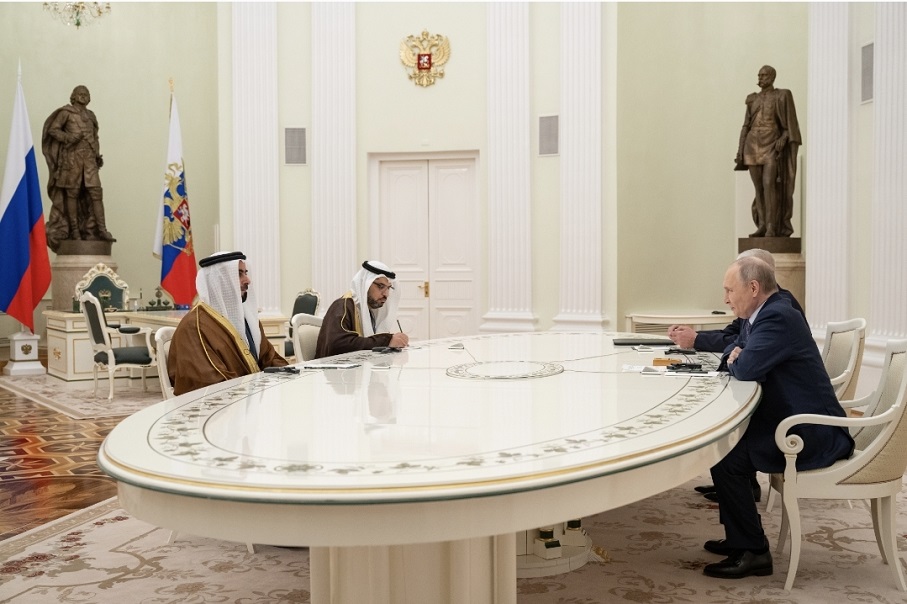 UAE President’s Greetings Delivered to the Russian Leader… Saif bin Zayed Wraps Up His Visit to Russia with a Meeting with President Putin