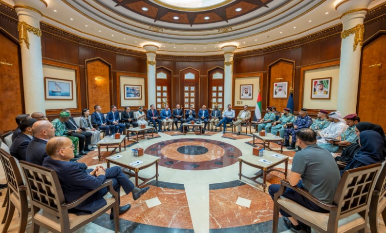 وفد البرنامج القيادي الدولي للأمن والسلامة وإدارة الأزمات يطلع على أفضل الممارسات المطبقة بوزارة الداخلية