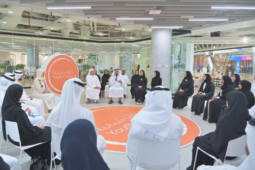   سيف بن زايد يشهد مجلس للشباب يتناول المواطنة الرقمية  الإيجابية في مركز دبي الإبداعي "مركز الشباب"