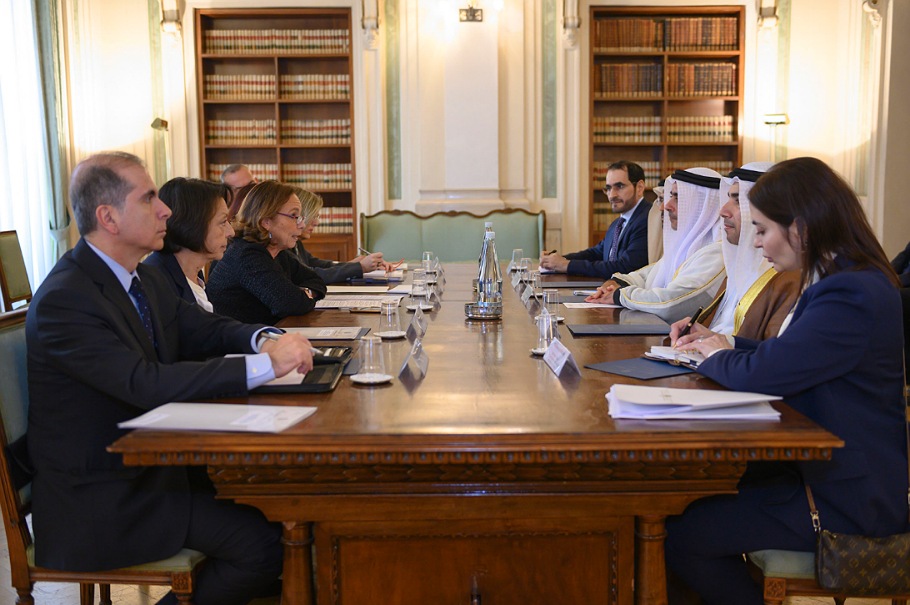 Saif bin Zayed meets Italian Minister of Interior