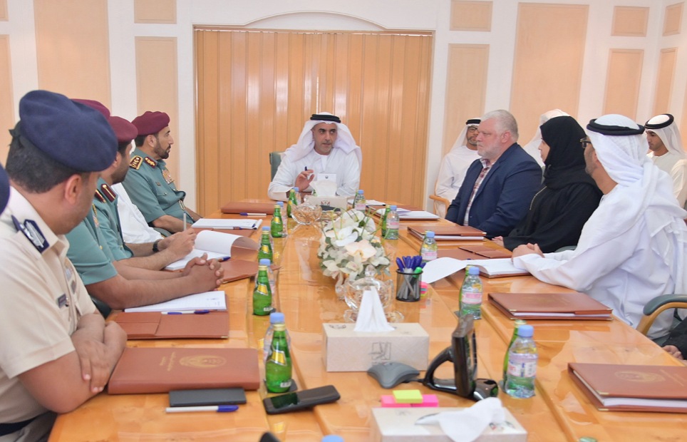 Saif bin Zayed Meets with Minister of Education at Police College