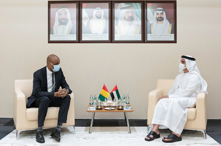 Saif bin Zayed meets a number of IDEX's guests 
