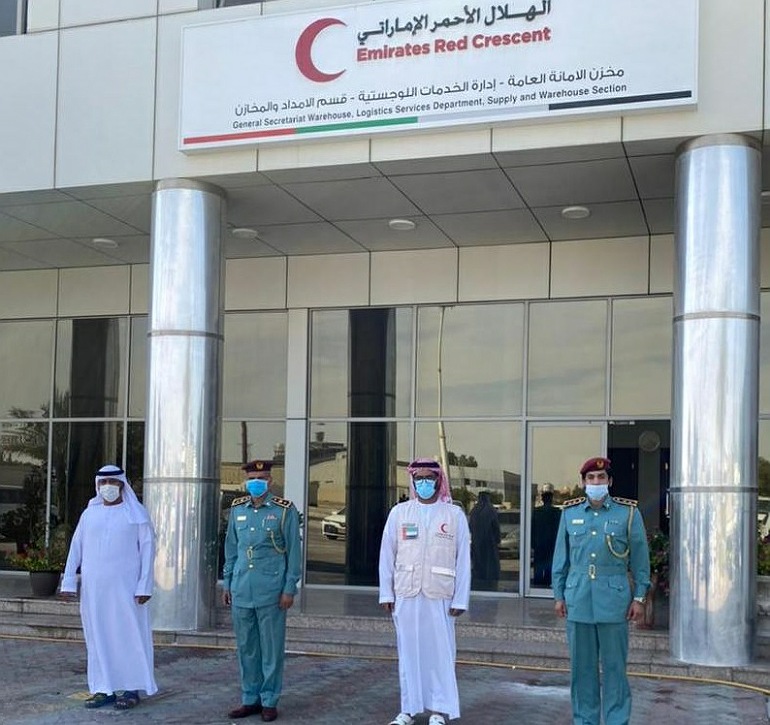 الداخلية تشارك في المبادرة الإنسانية للهلال الأحمر الإماراتي " كسوة الشتاء "   
