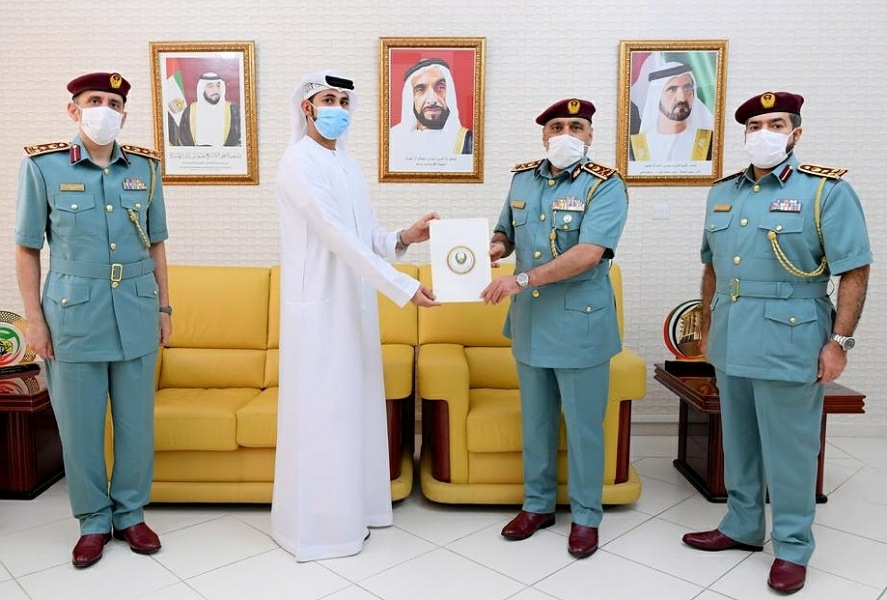 Civil Defense honors citizen for rescuing Asian child at Jebel Yanas in RAK